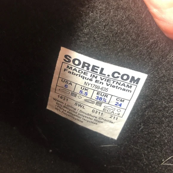 Sorels black pink snow rain boots. Size 6 - Picture 7 of 8